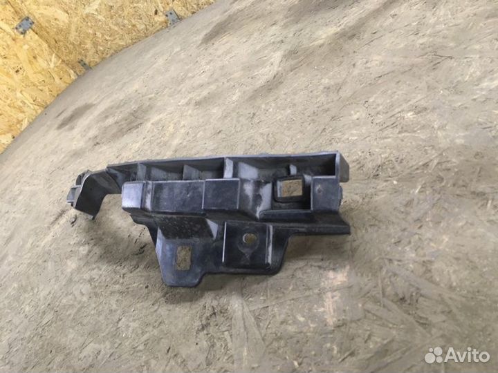 Кронштейн фары правый Renault Scenic 3