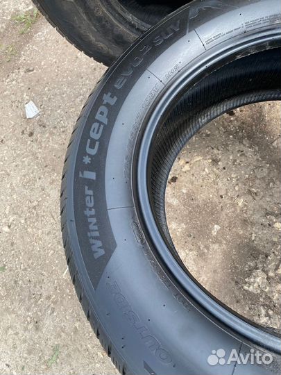 Hankook Winter I'Cept Evo2 W320A SUV 235/65 R17