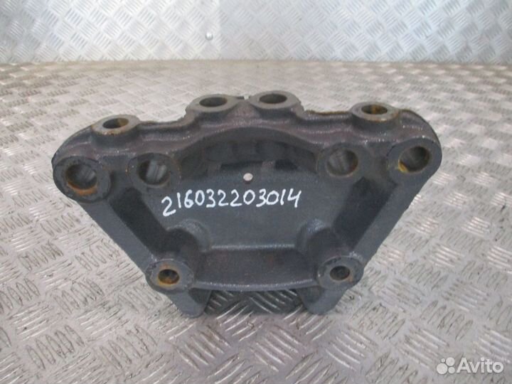 Кронштейн передней рессоры левый передний Scania 1