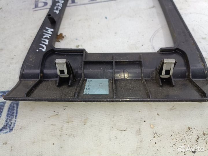 Накладка центральной консоли Ford Focus II (2005—2008)