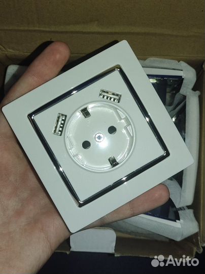 Розетки встраиваемые с USB