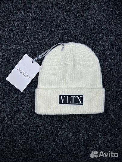 Мужская шапка Valentino