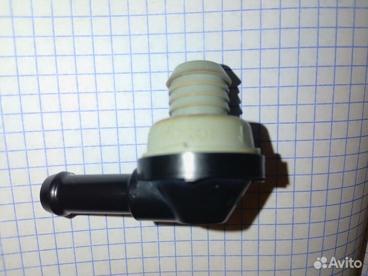 Обратный клапан вакуумного усилителя тормозов