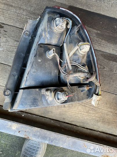 Фонарь задний левый