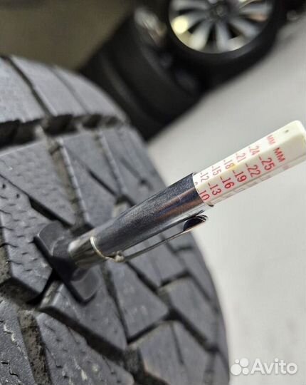 Bridgestone Blizzak DM-V2 255/55 R20