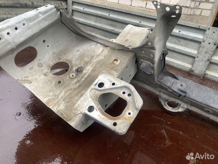 Рамка радиатора Toyota Corolla Sprinter 110