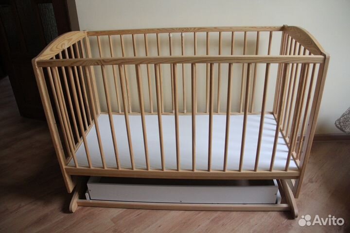 Детская кроватка Troll