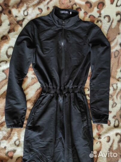 Черный комбинезон