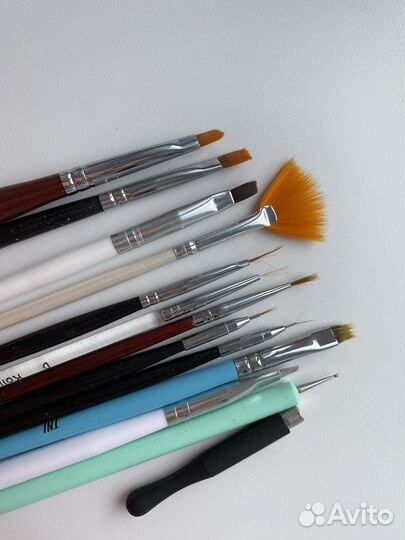 Кисти для маникюра