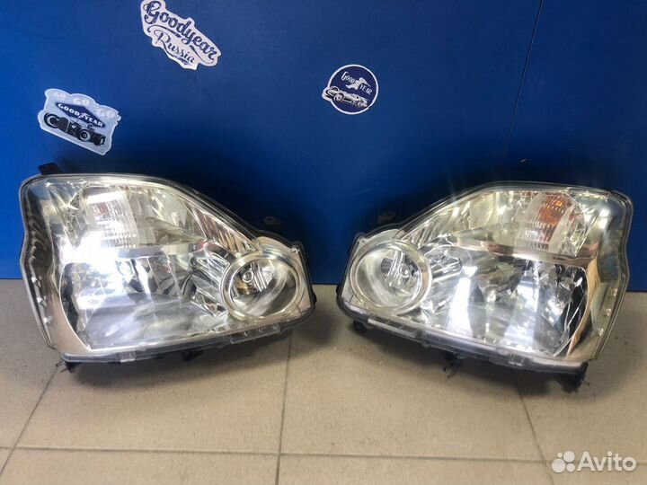 Фара правая левая Nissan X-Trail T31 \ Ниссан Т31