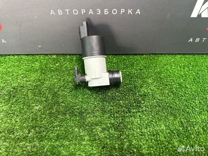 Насос омывателя стекла Renault Logan K7M 2014