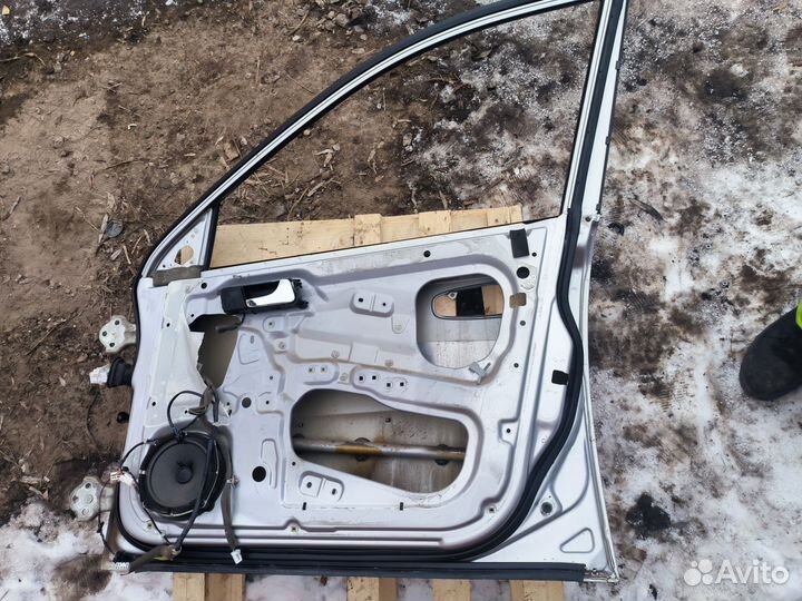 Передняя правая дверь Chevrolet Lacetti