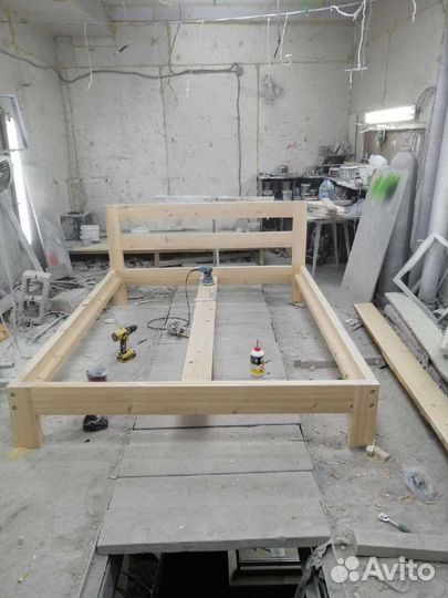 Изготовление кроватей из массива