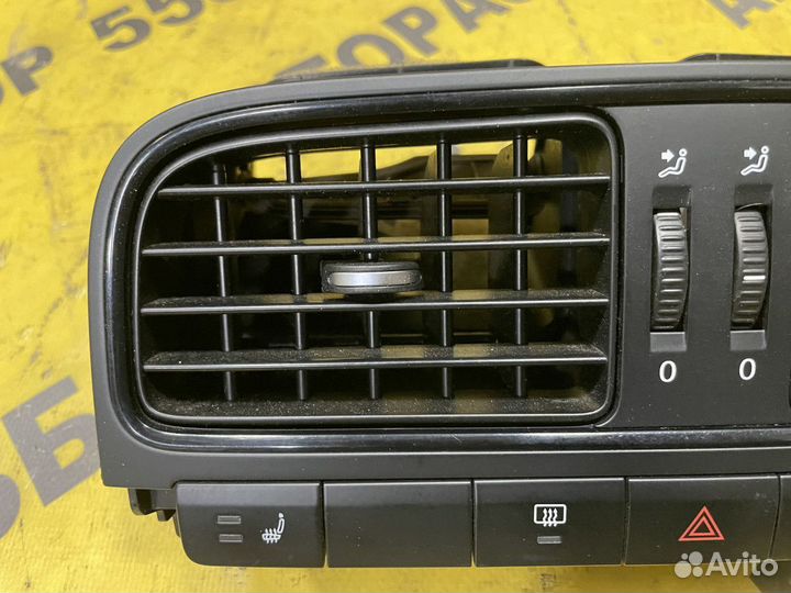 Дефлектор центральный VW Polo