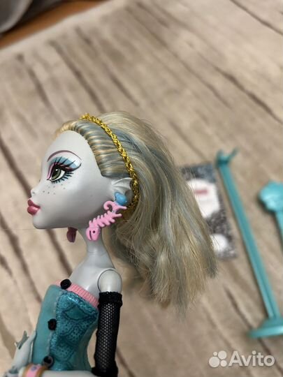 Кукла Монстер Хай Лагуна выпускница