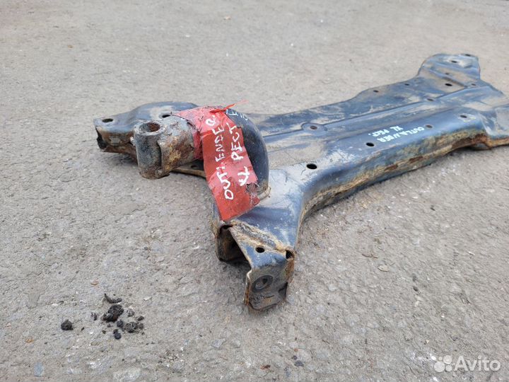 Подрамник передний на Mitsubishi Outlander XL