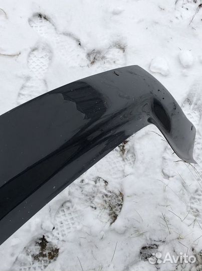 Дефлектор капота