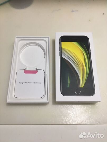 Пустая коробка iPhone 7 SE