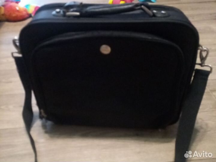 Сумка-портфель для ноутбука. Фирма Dell оригинал