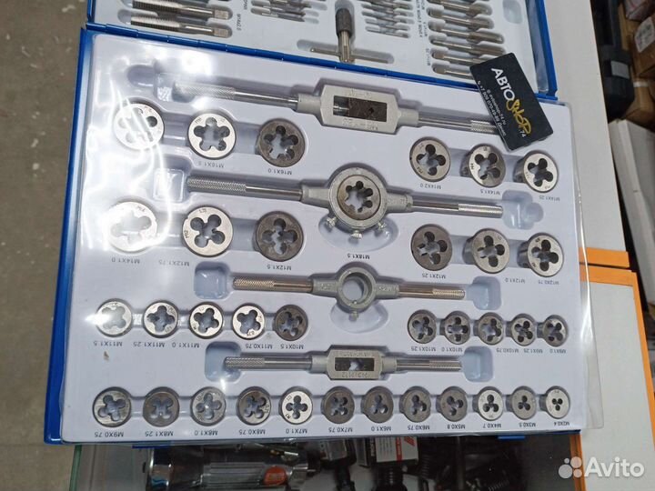 Набор метчиков и плашек 110 пр в метал кейсе