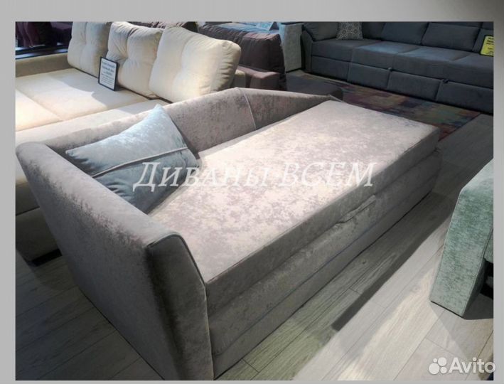 Диван с большим спальным местом