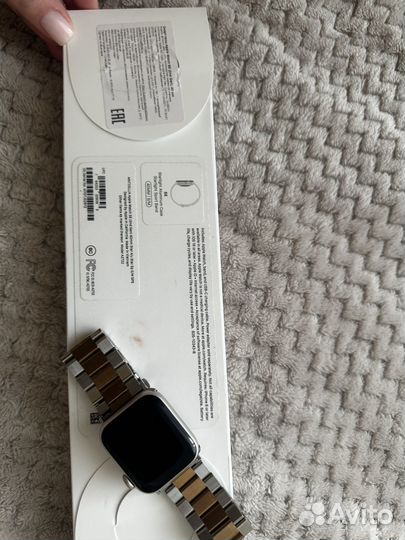 Apple Watch SE (2nd Gen), 40mm