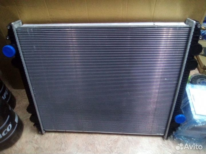 Радиатор охлаждения фредлайнер горизонтальный