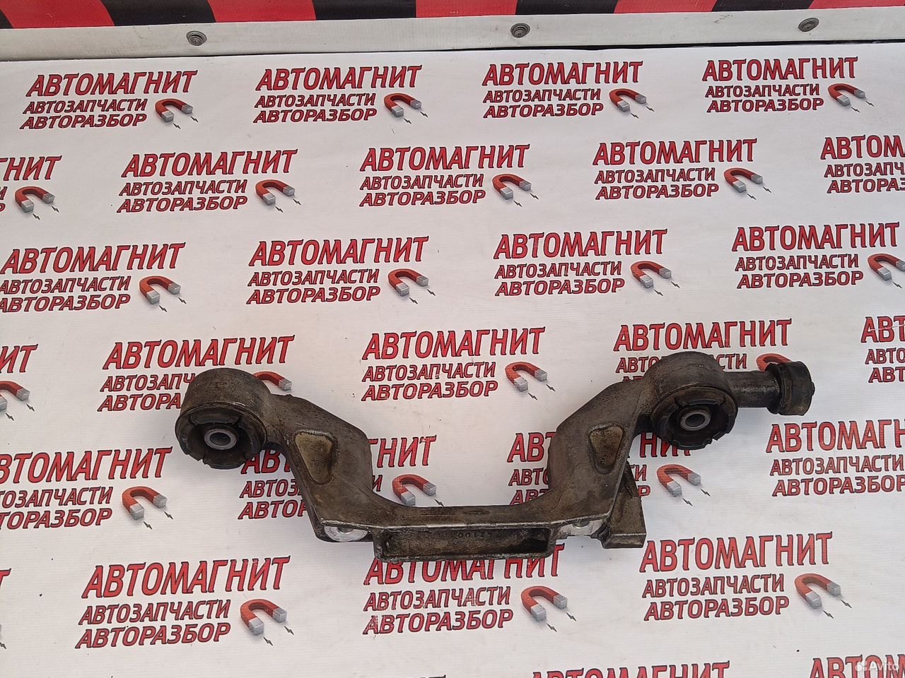 Кронштейн заднего редуктора Тойота Рав 4 ха50