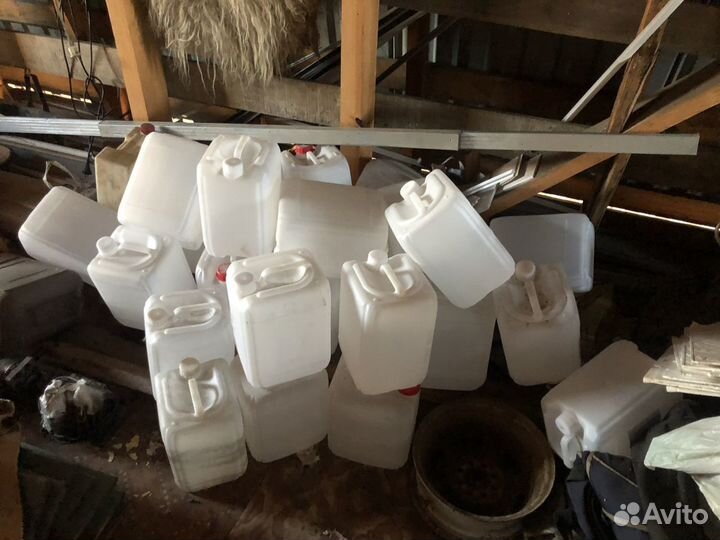 Канистры пластиковые
