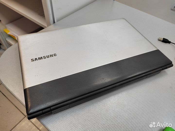 Ноутбук Samsung NP300E5A (56)