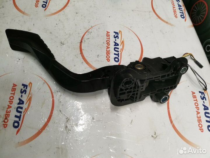 Педаль газа Dodge Caliber 1.8 EBA 2007