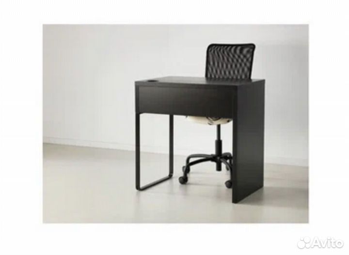 Компьютерный стол IKEA mikke
