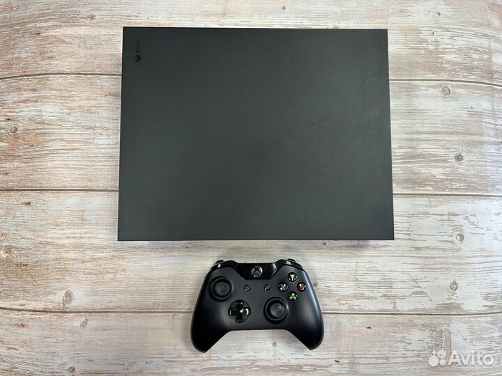 Xbox One X 1Тб с дисководом