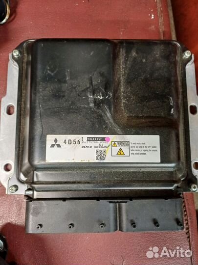 Эбу двигателя с замком Mitsubishi Pajero Sport II