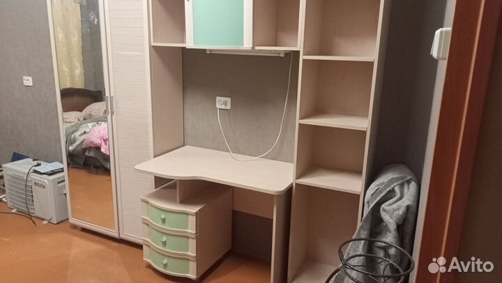 Детский уголок, стол для ученика