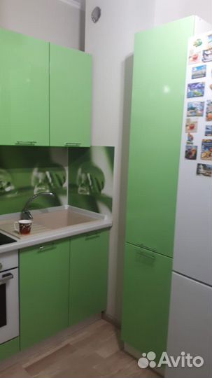 Кухня Глянец 120х260 см готовый вариант с витрины