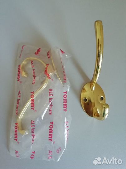 Крючок настенный мебельный металлический