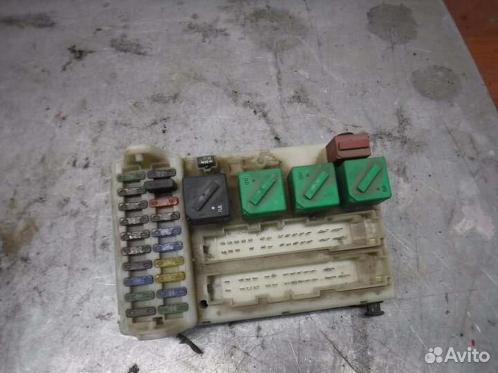 Блок предохранителей Ford Mondeo 2 1.6 1997