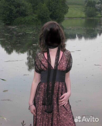 Byblos шикарное платье с кружевом