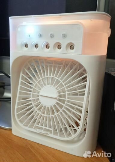 Вентилятор настольный с увлажнителем