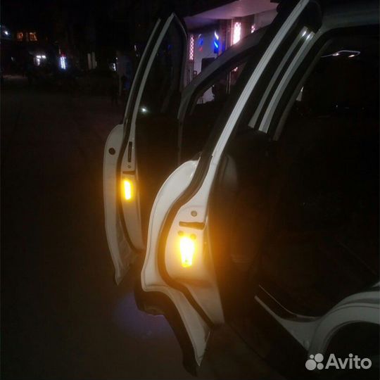 Наклейки для авто светоотражающие