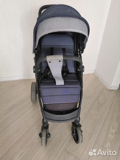Прогулочная коляска трость