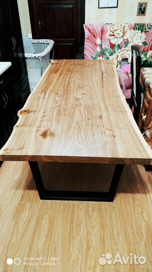 Стол из дерева