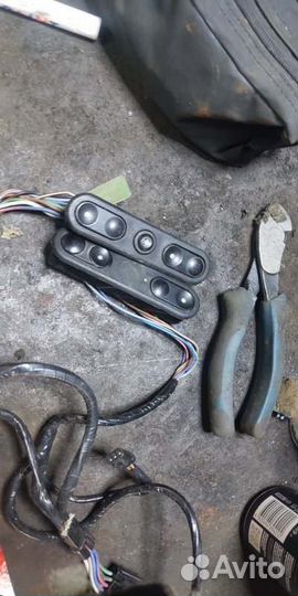 Кнопка электростеклоподъемника Opel Frontera A