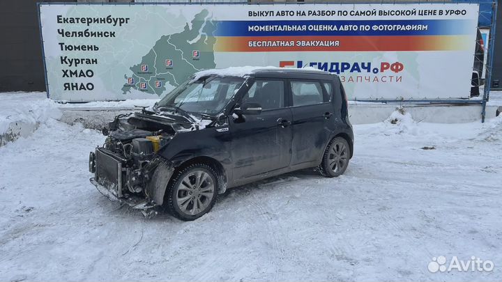 Стекло кузовное глухое правое Kia Soul 2 (PS) 8782