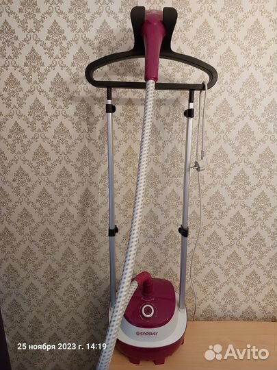 Отпариватель для одежды вертикальный