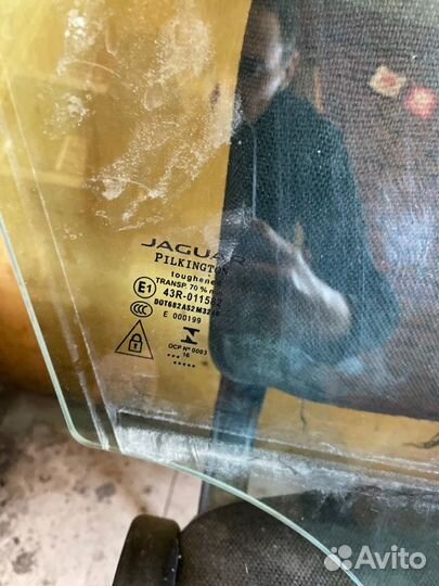Стекло переднее правое Jaguar F-Pace X761 AJ126