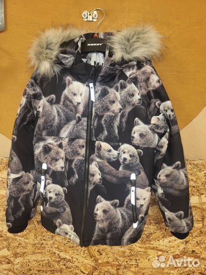 Зимняя куртка и шапочка