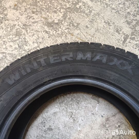 Dunlop Winter Maxx 215/65 R16 98T