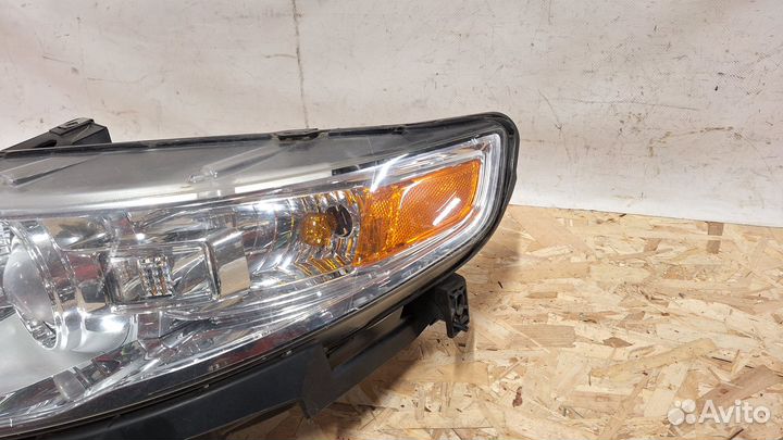 Фара левая Lincoln MKS 2009-2012 VP8A5X-13A045-A